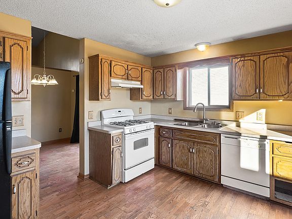 3rd image of 37960 Greenway Ave