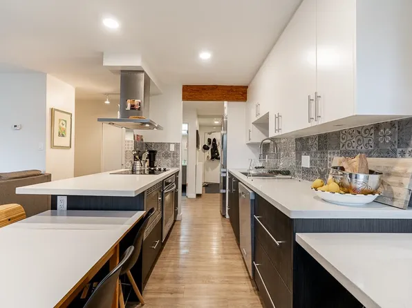 36 E 14th Ave #213, Vancouver, BC V5T 4C9