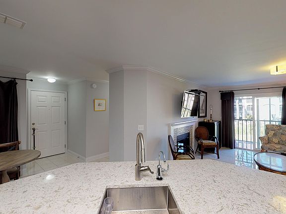 5th image of 800 Ironwood Dr Unit 824