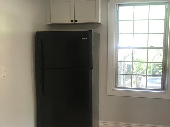 4th image of 6000 W Park Ave