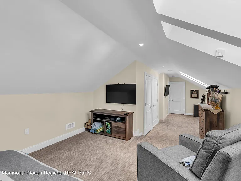 502 Brighton Ave — Photo 50