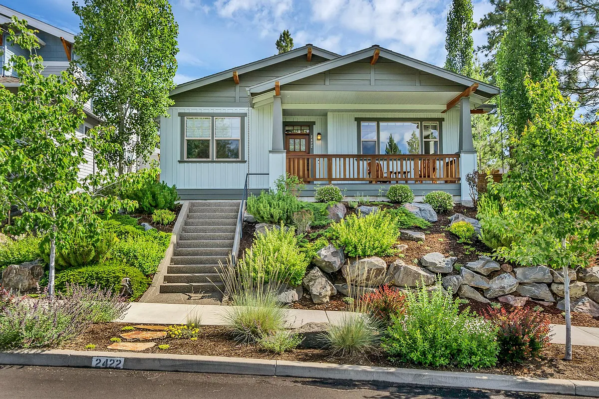 Building Photo - 2422 Lolo Dr