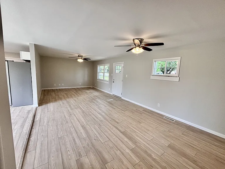 120 Willow Dr — Photo 5