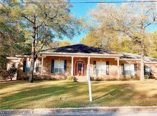 348 Dogwood Dr, Mobile, AL 36609