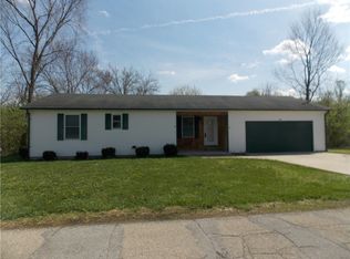 1368 Beach Dr, Medway, OH