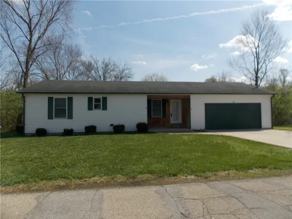1368 Beach Dr, Medway, OH 45341