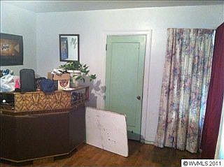 4th image of 443 Tangent St