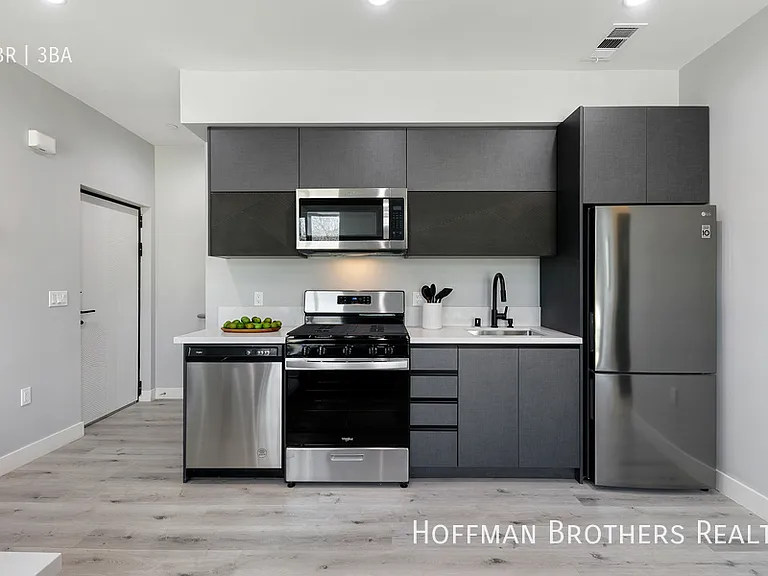 15106 Roxford St #1 — Photo 4