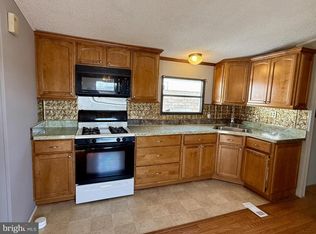 35 Rockywood Ln, Essex, MD 21221