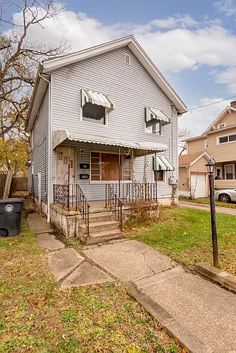 231 Windsor St #UP Photo 1