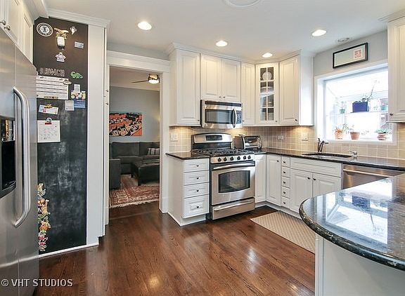 5th image of 1015 Oakwood Ave