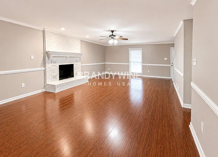 7477 Stonington Dr — Photo 5