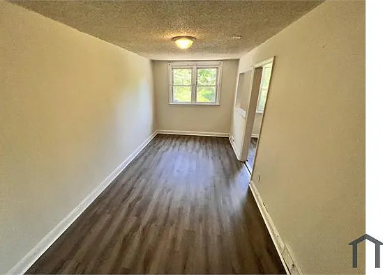 139 W 22nd St — Photo 27