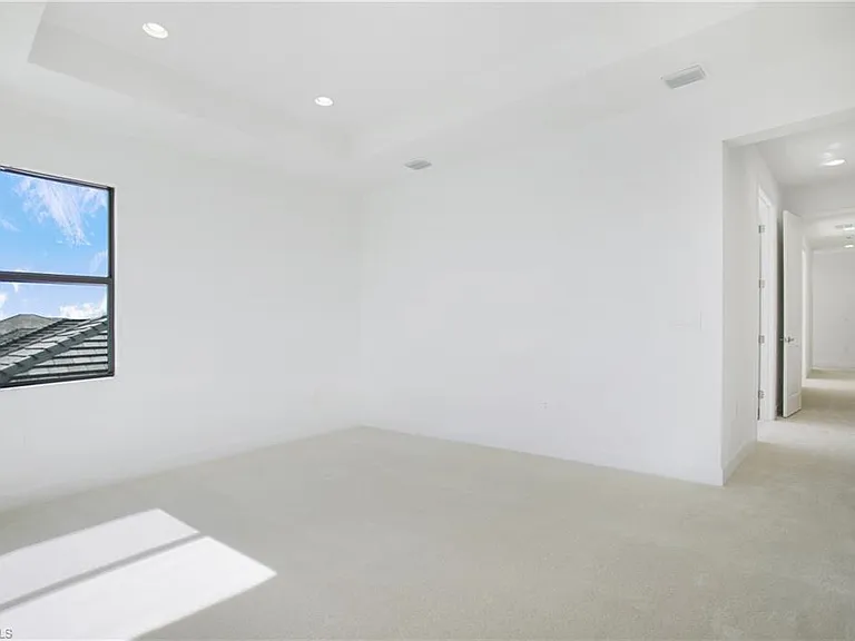 20195 Ainsley St — Photo 33