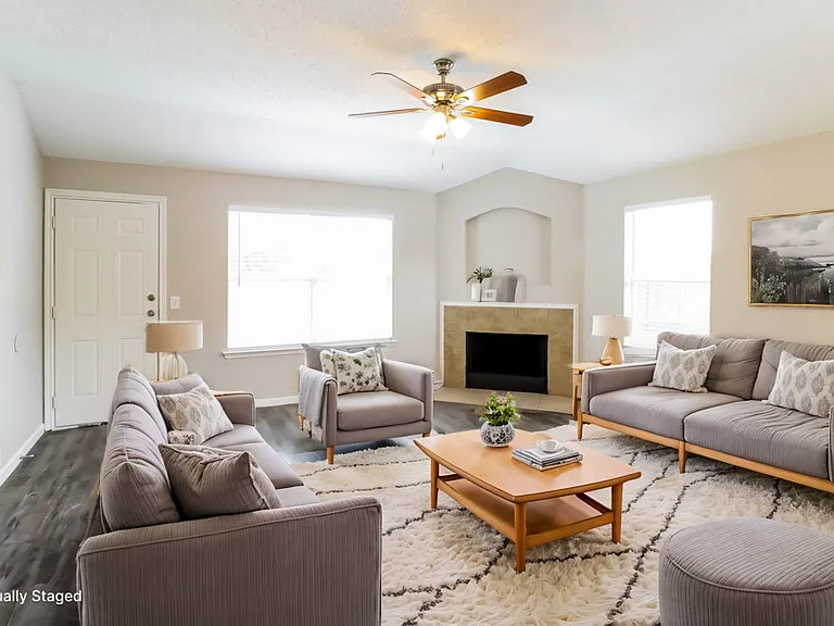 4000 Tuscany Ct — Photo 3