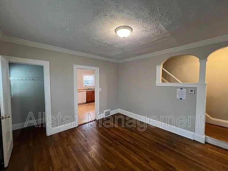 3301 Washington Blvd — Photo 7