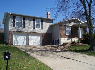 2 Millrace Dr, Saint Peters, MO 63376