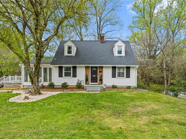 3234 Konnoak Dr, Winston Salem, NC 27127