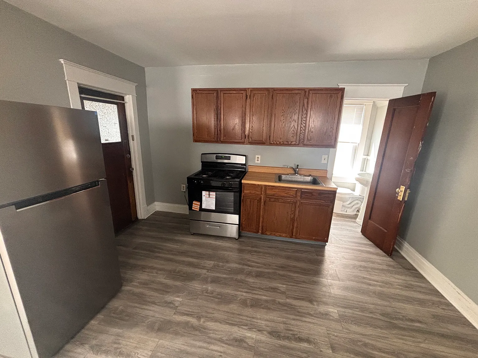 1 bed, 1000 sqft, $1,100 — Photo 2