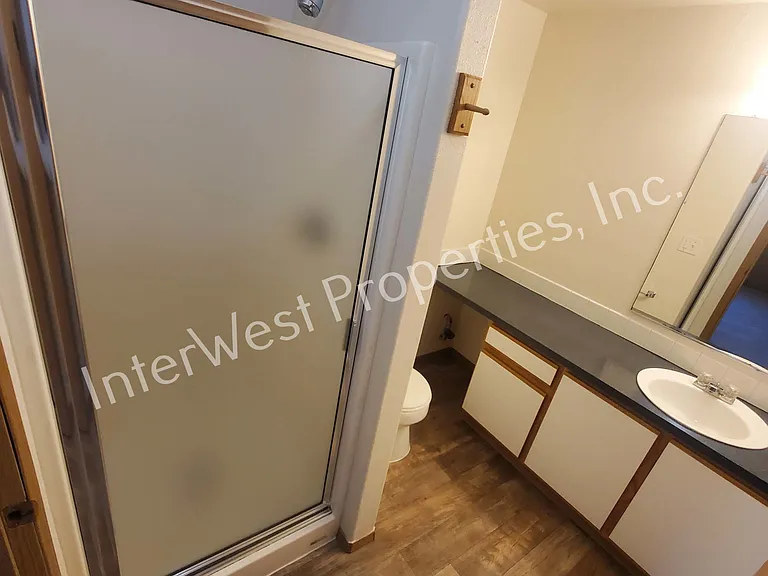 9931 NE Prescott St #13 — Photo 11
