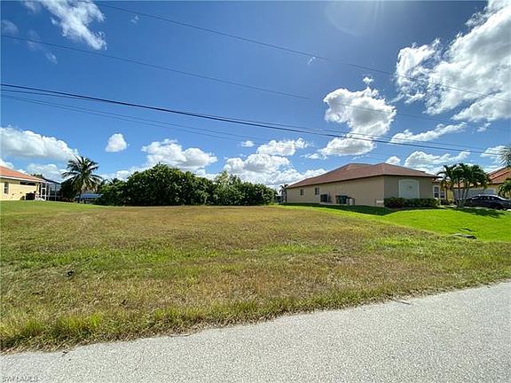 3rd image of 3305 SW 28th Ave