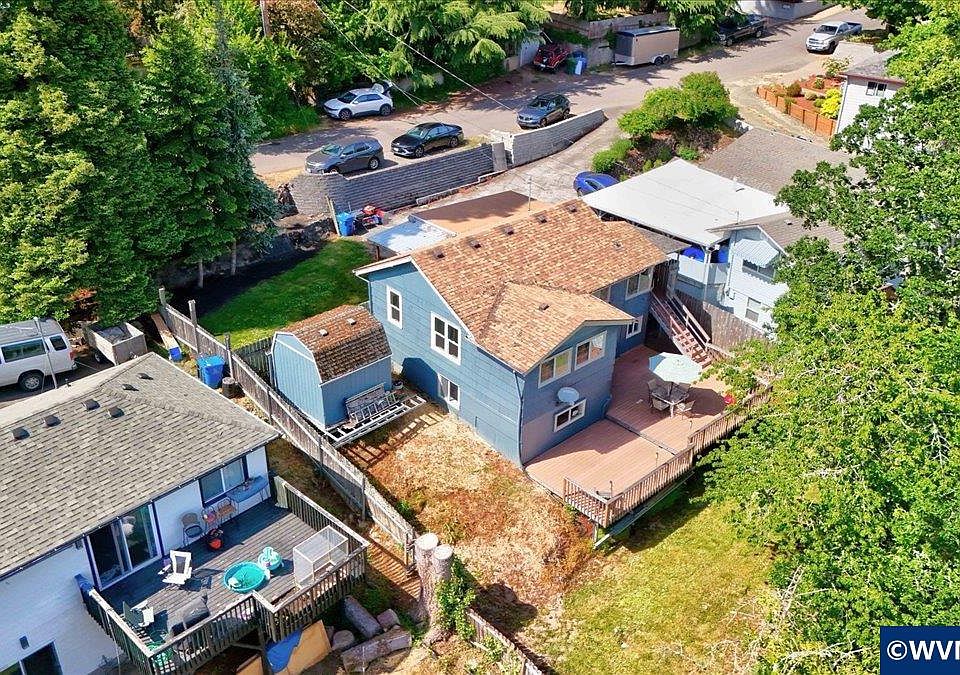 1st image of 994 Terrace Dr NW