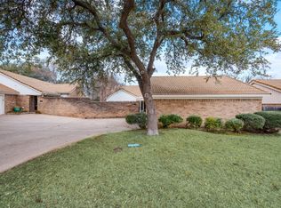 54 Legend Rd, Benbrook, TX 76132