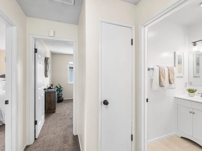 930 Ponselle Ln #2 — Photo 5