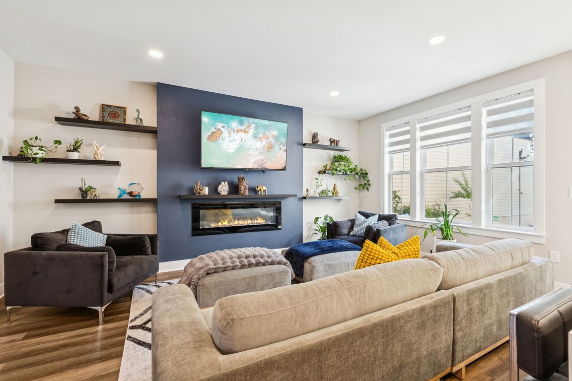 next background image