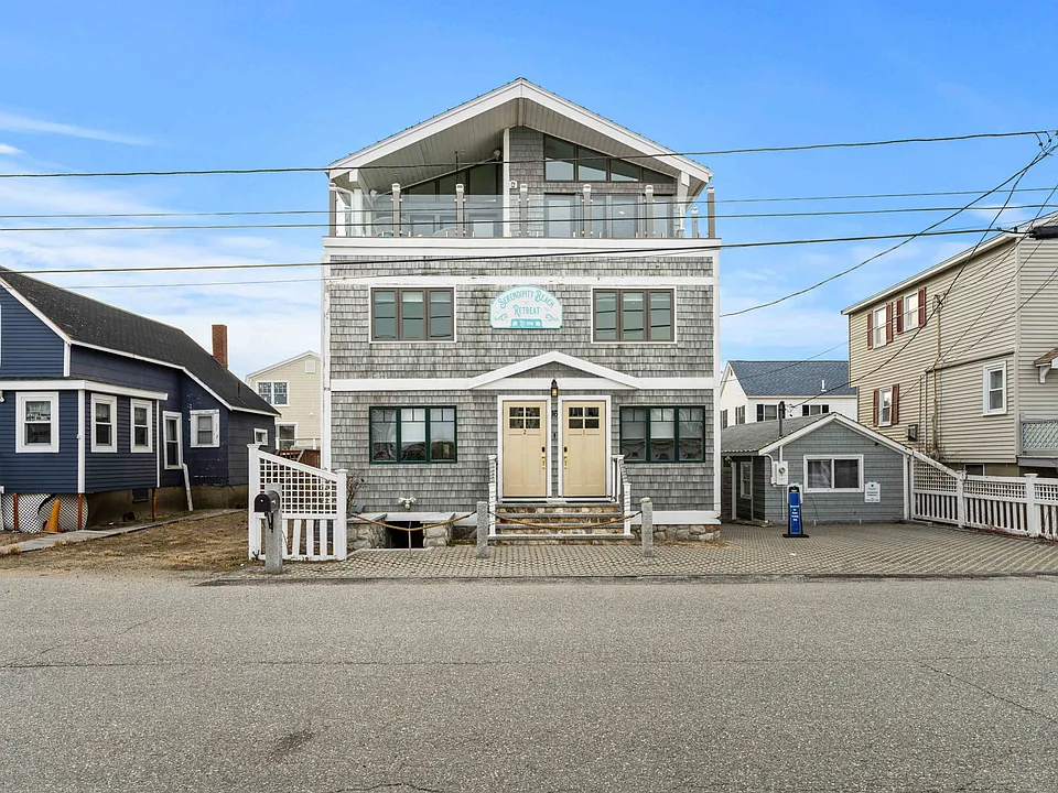 16 Commonwealth Ave