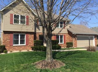 2419 Coach And Surrey Ln, Aurora, IL 60506