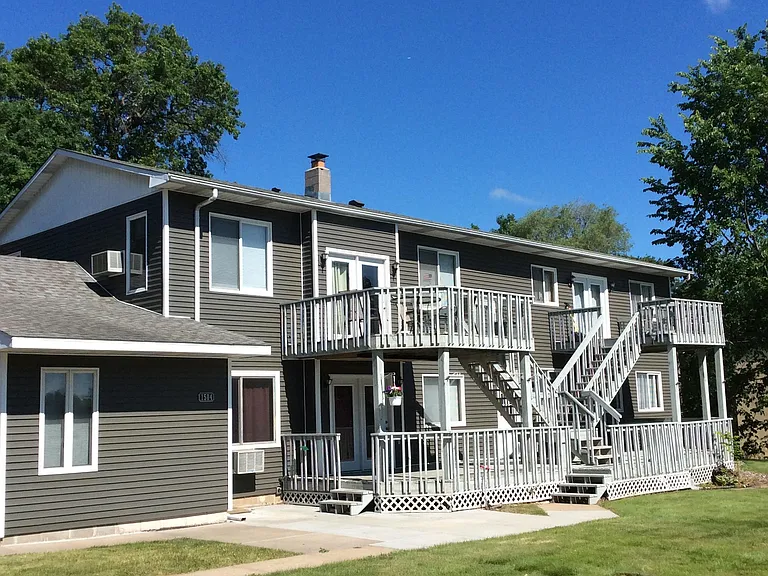 1504 Greeley St S #2 — Photo 1