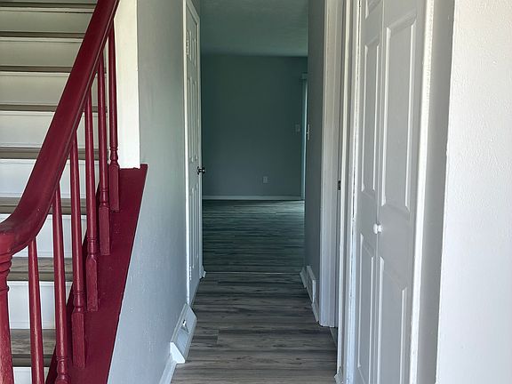 3rd image of 5028 Lindenwood Dr W