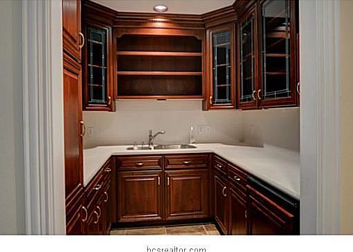4th image of 9205 Lake Forest Ct N