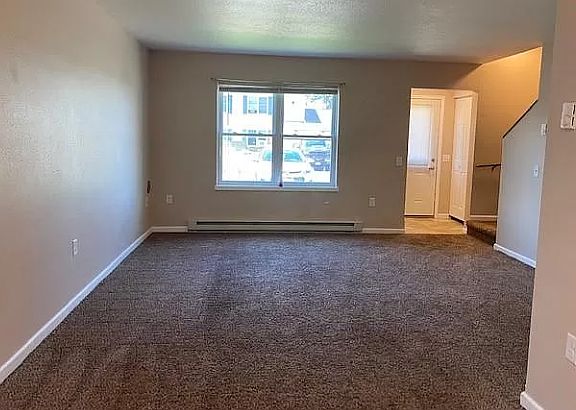 4th image of 501 W Elm Dr #7