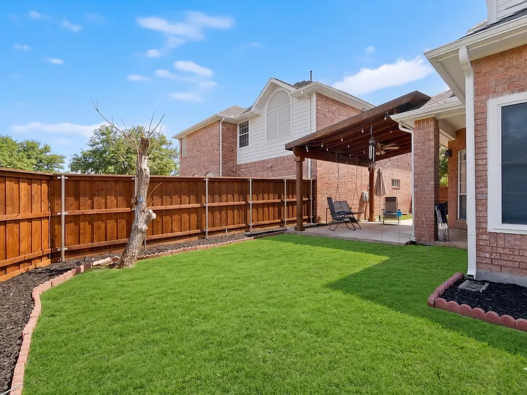 636 N Allen Rd — Photo 47