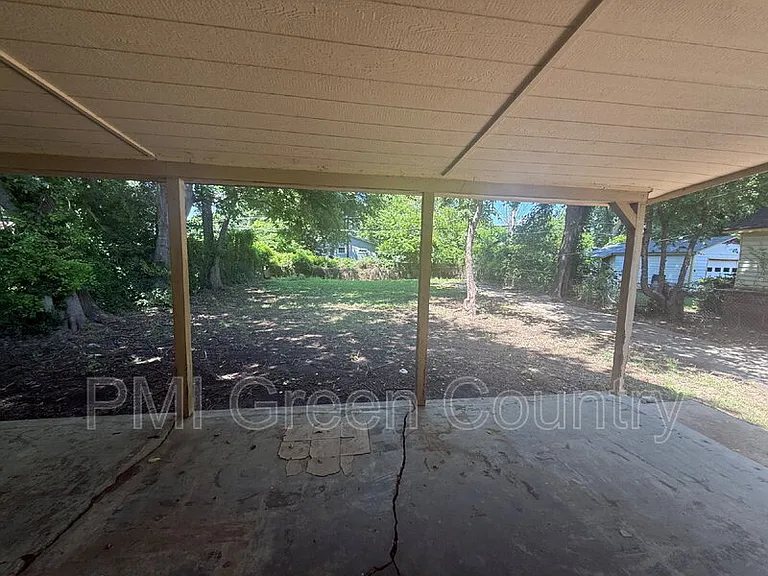 519 E Zion St — Photo 10