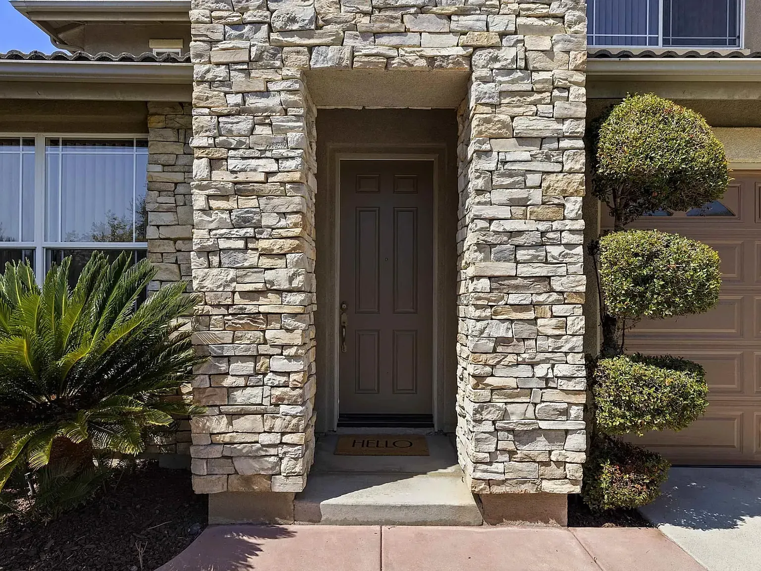4 bed, 3072 sqft, $5,500 — Photo 2