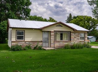 516 W Hickory Ave, Linton, ND 58552