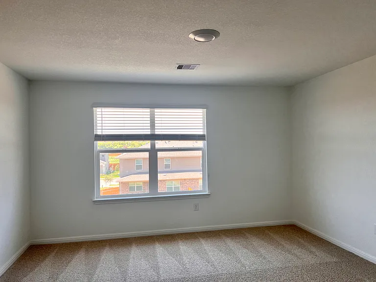 220 Saide St — Photo 11