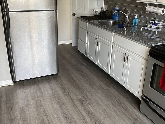 5th image of 1167 Loretta Ave