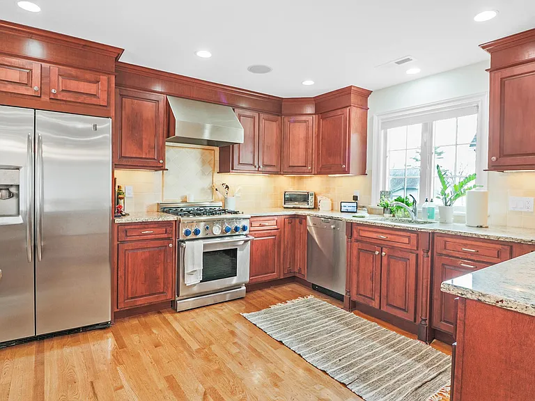 7 Hawkins Ave #2 — Photo 4