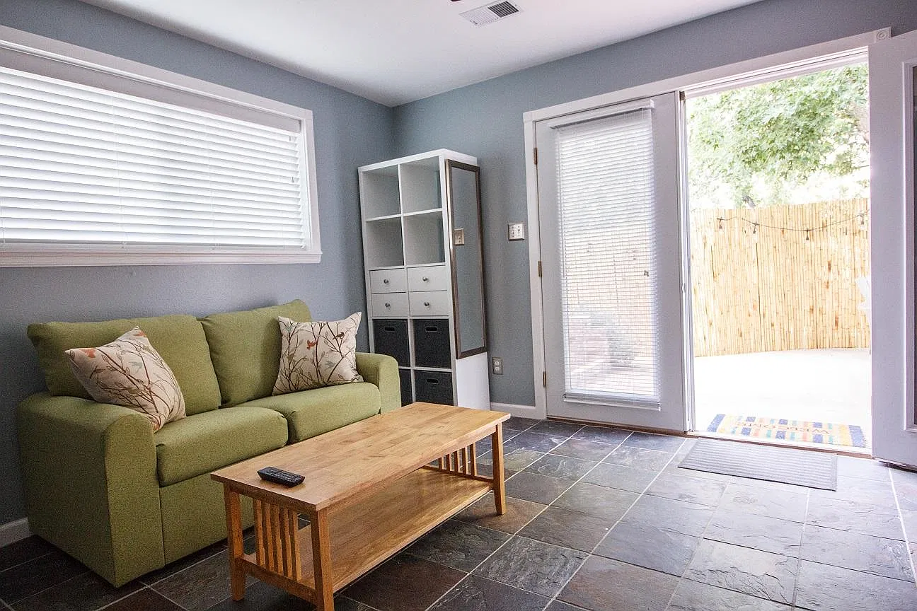 1 bed, 300 sqft, $1,725 — Photo 2