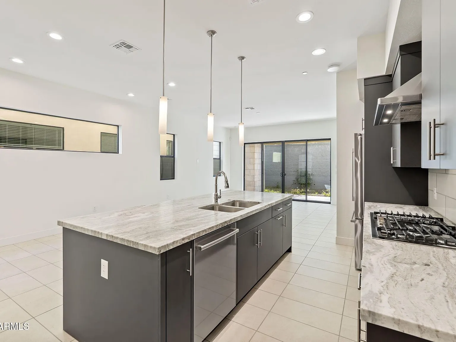 2 bed, 2.5 bath, 1847 sqft, $4,750 — Photo 4