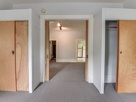Lower Unit: Bedroom 1
