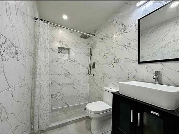 3rd image of 1161 Lake Ave APT 227