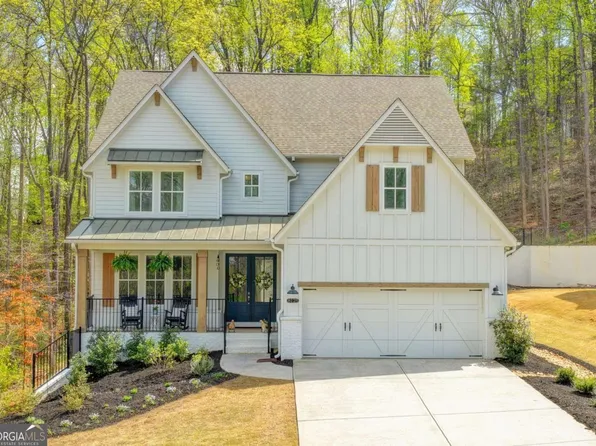 8125 Long Slope Dr, Gainesville, GA 30506