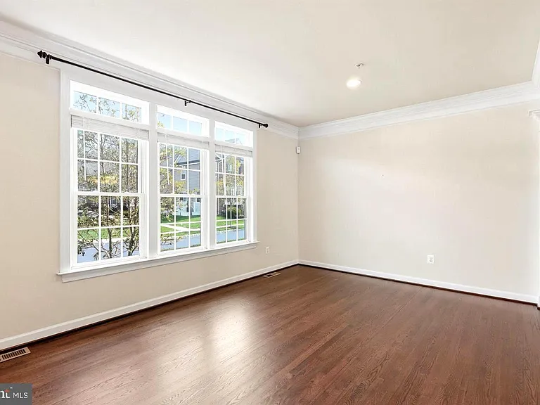 3765 William Daves Rd — Photo 3