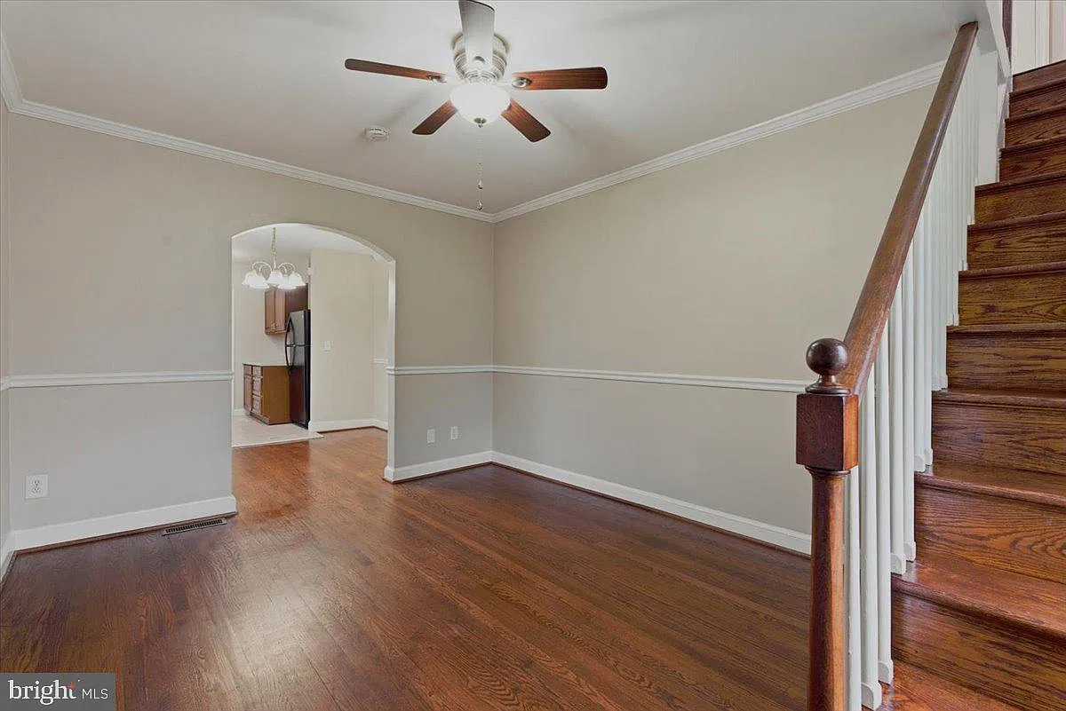 3 bed, 1.0 bath, 1232 sqft, $3,200 — Photo 4