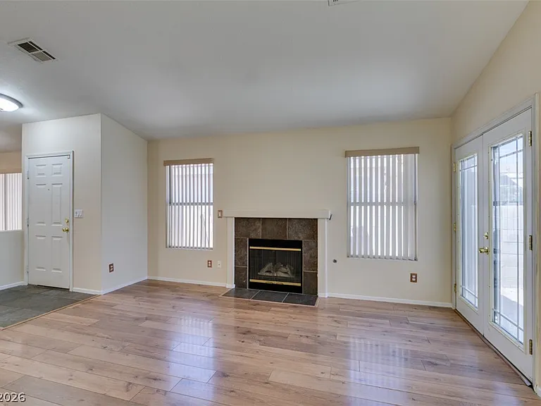 8168 W Gilmore Ave — Photo 7